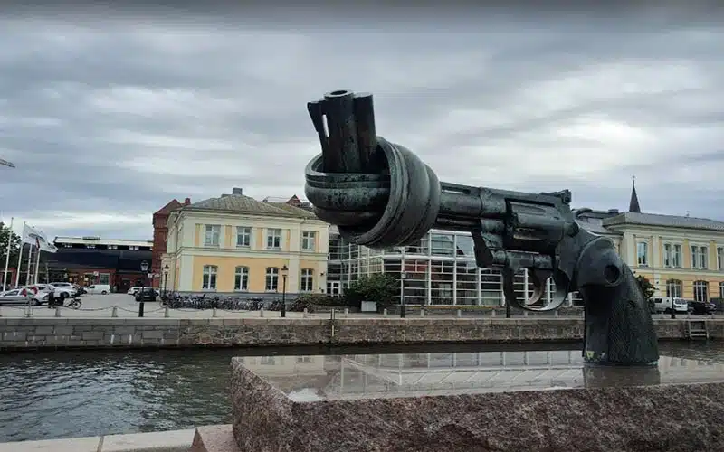 The knotted gun malmo