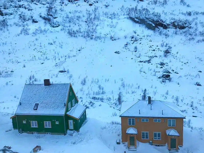 fiordos noruegos en invierno