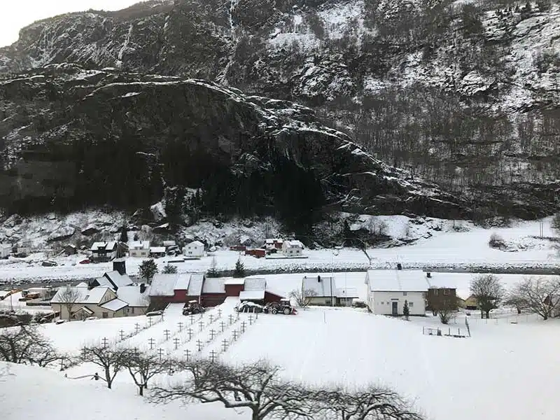 Vistas desde el tren noruegos en invierno