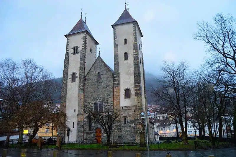 Iglesia Santa María que visitar en bergen