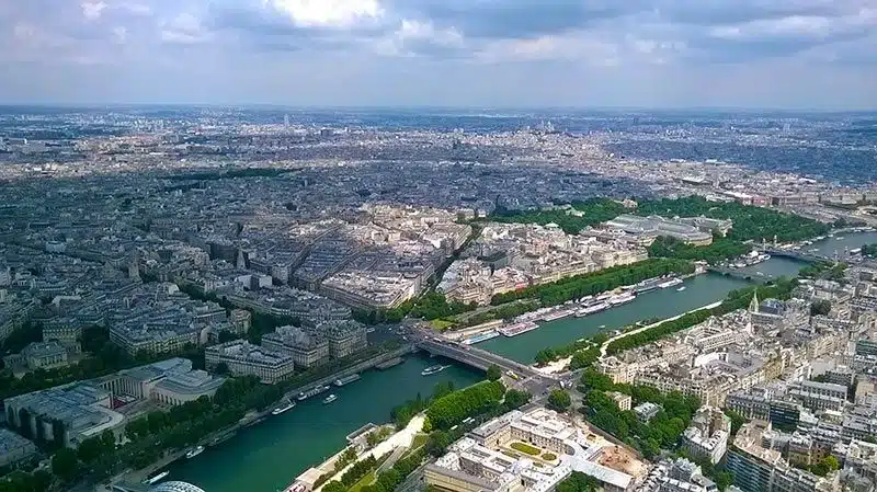 Vistas a París desde el 1er nivel de la Torre Eiffel