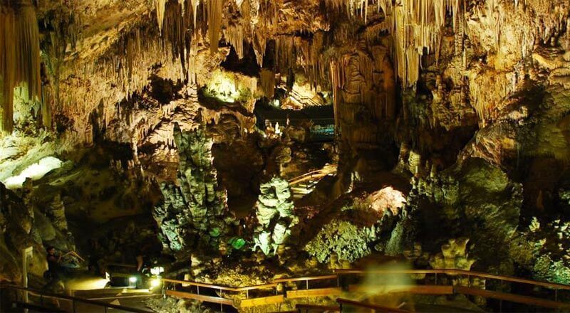 Interior de la Cueva de Morgan