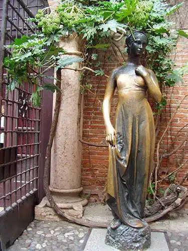 Estatua de Julieta Verona