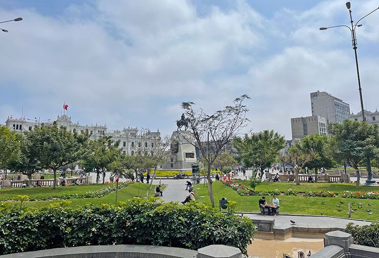 Plaza San Martín Lima