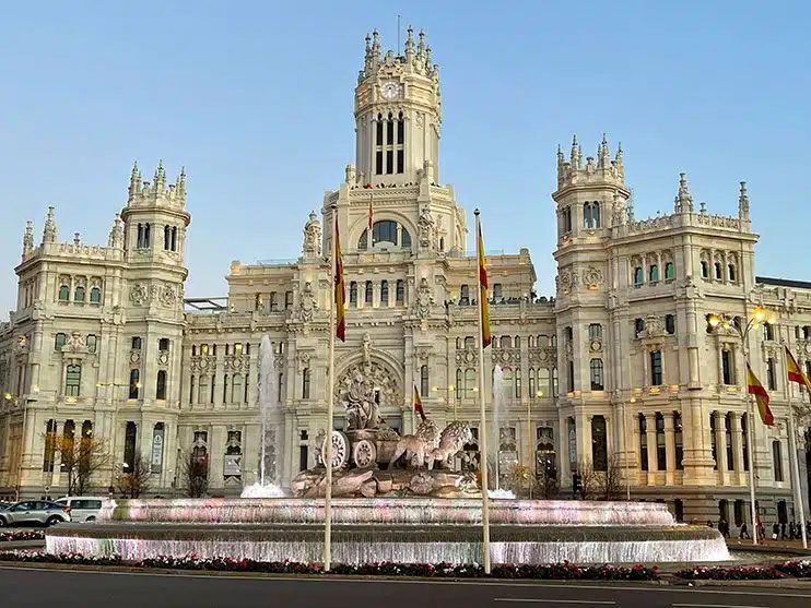 Fuente de la Cibeles Free tours por Madrid