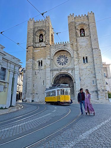 Cómo ir del aeropuerto de Lisboa al centro de la ciudad Catedral de Lisboa