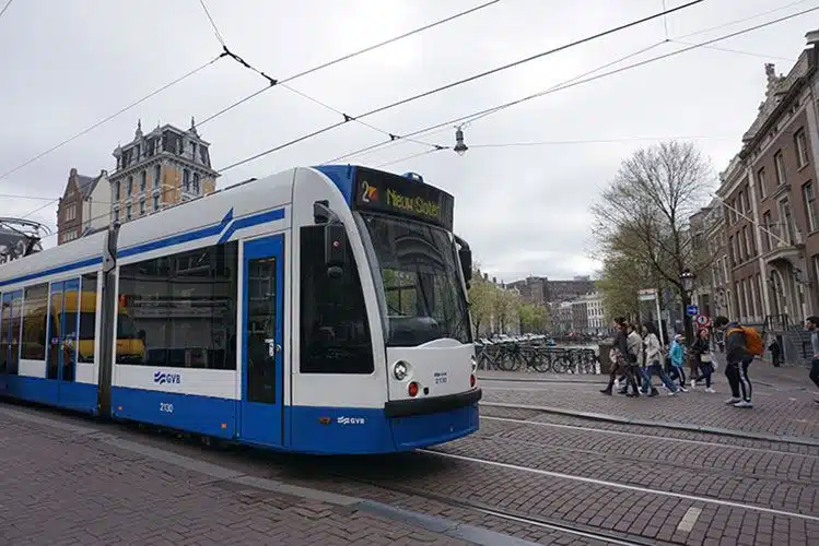 Como moverse por Amsterdam en transporte público