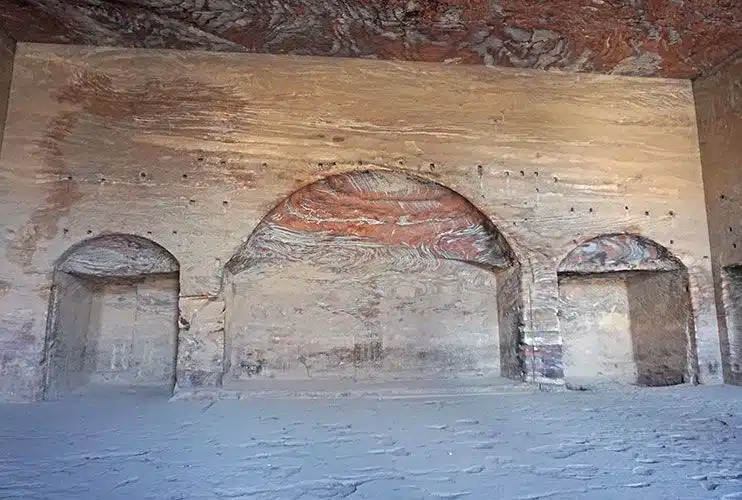 Interior de las tumbas de Petra