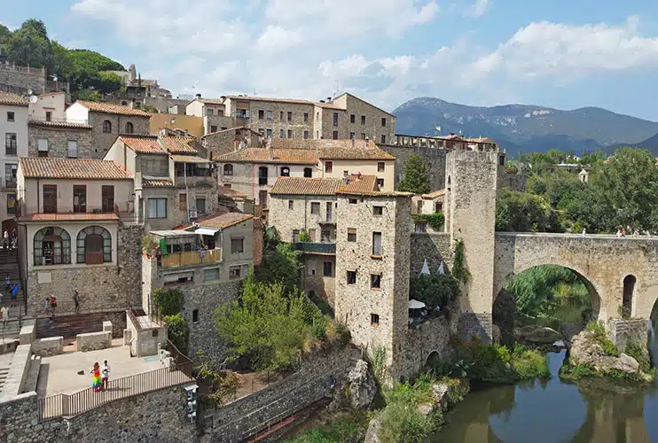 Besalú, uno de los pueblos más bonitos de Girona