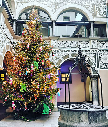 Árbol de Navidad del ayuntamiento de Liubliana
