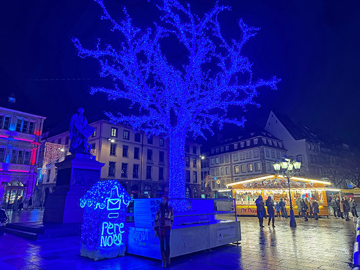 Mercado navideño de la plaza Gutenberg Estrasburgo