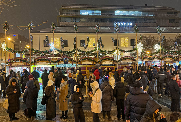 Mercado navideño de la plaza de la República Praga