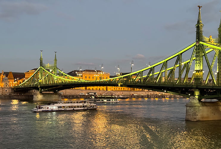 que visitar en budapest Puente de la Libertad