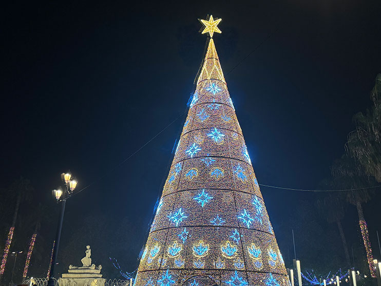 Árbol de Navidad Puerta de Jérez Sevilla