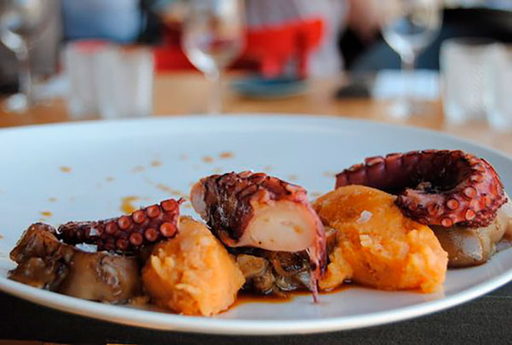 Sitios baratos para comer en Pontevedra: Savoy Restobar