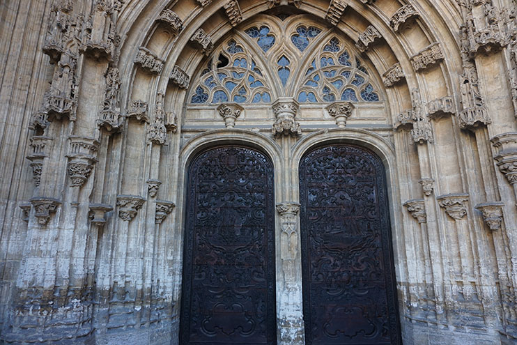 Puerta de la Catedral de Oviedo