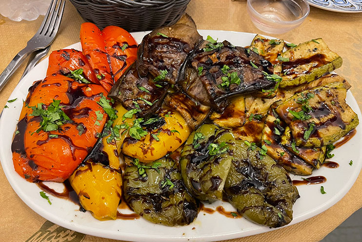 Dónde comer en Plaka Milos