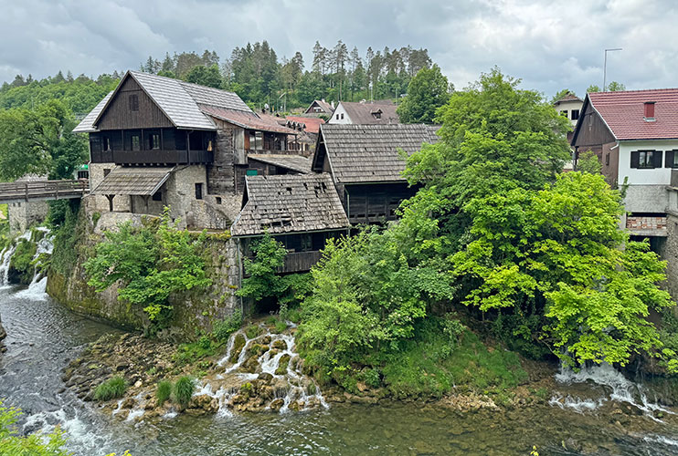 Casas de Rastoke