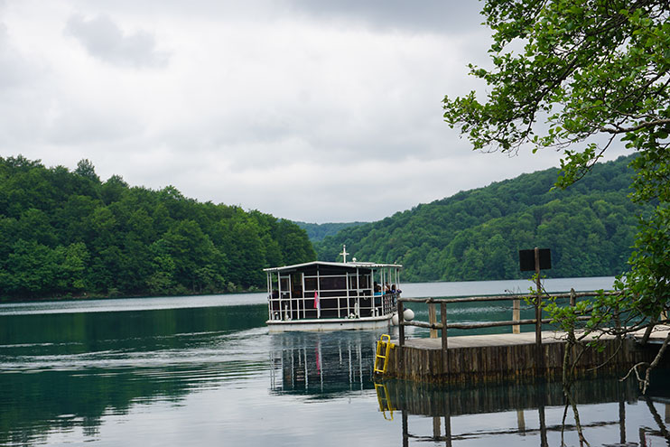 Embarcadero en los lagos de Plitvice