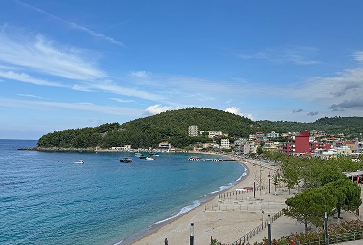 Paseo marítimo de Himare albania