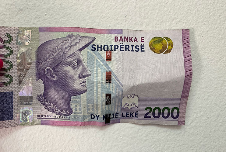 Moneda de Albania