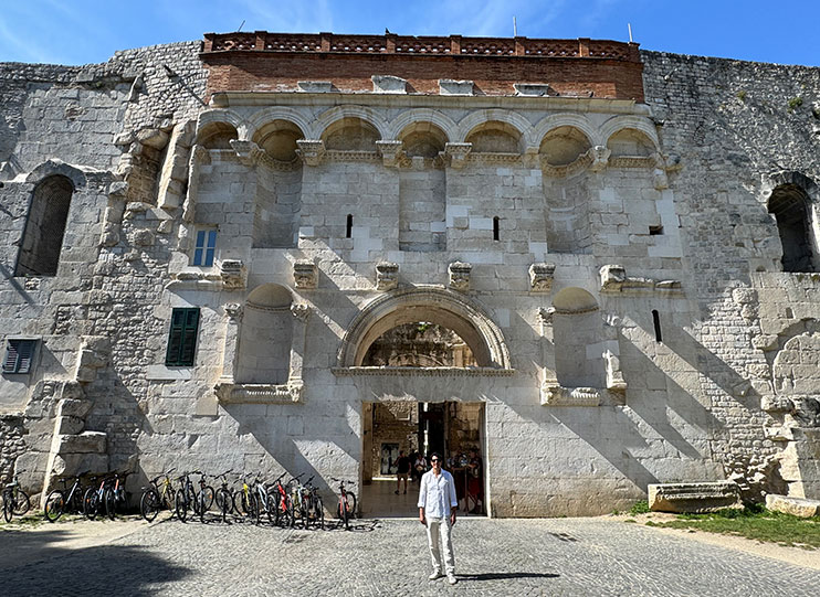 Puerta Aurea Split