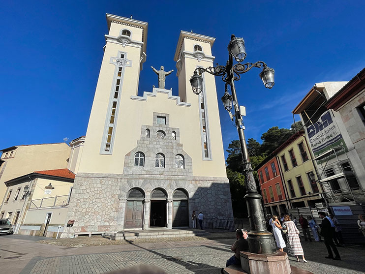Iglesia Santa María Magdalena Ribadesella