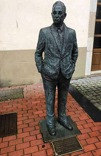 Estatua de Severo Ochoa