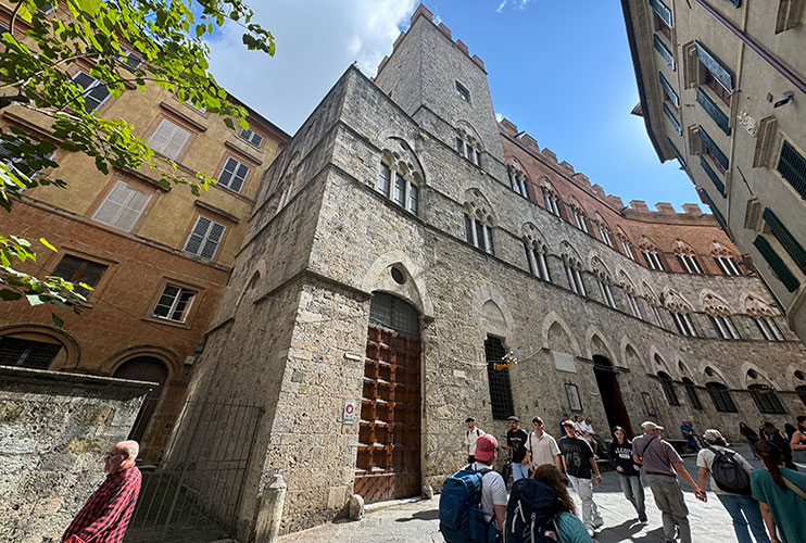 Palazzo Chigi Saracini Siena