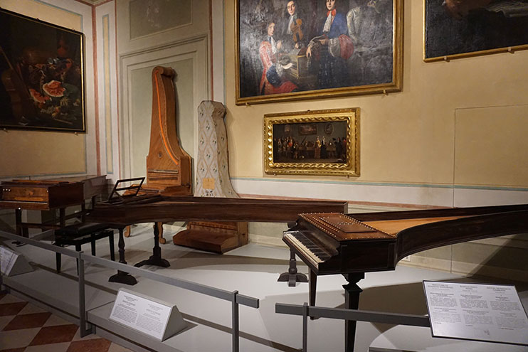 Museo de instrumentos musicales en la Galería de la Academia de Florencia