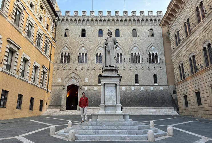 Piazza Salimbeni siena