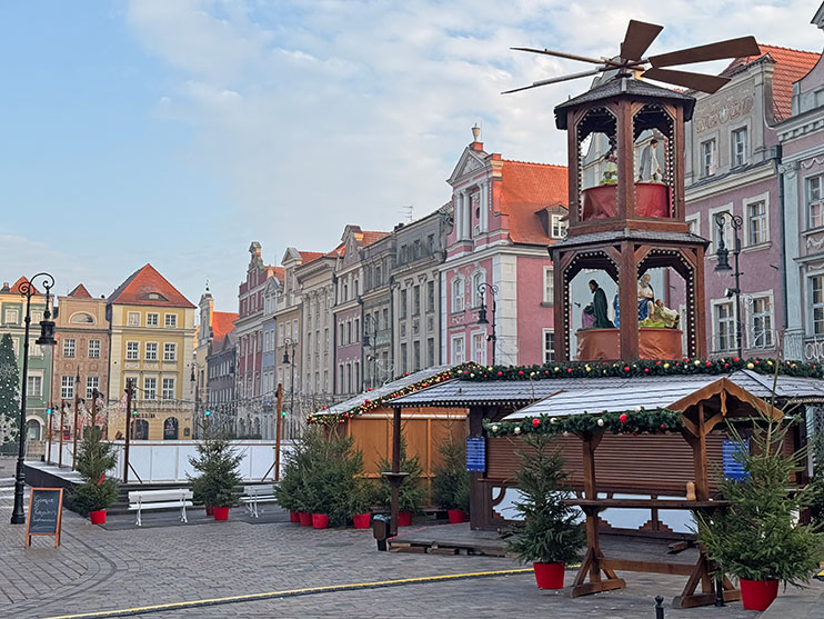 Mercado navideño de la Plaza del Mercado Viejo de Poznan