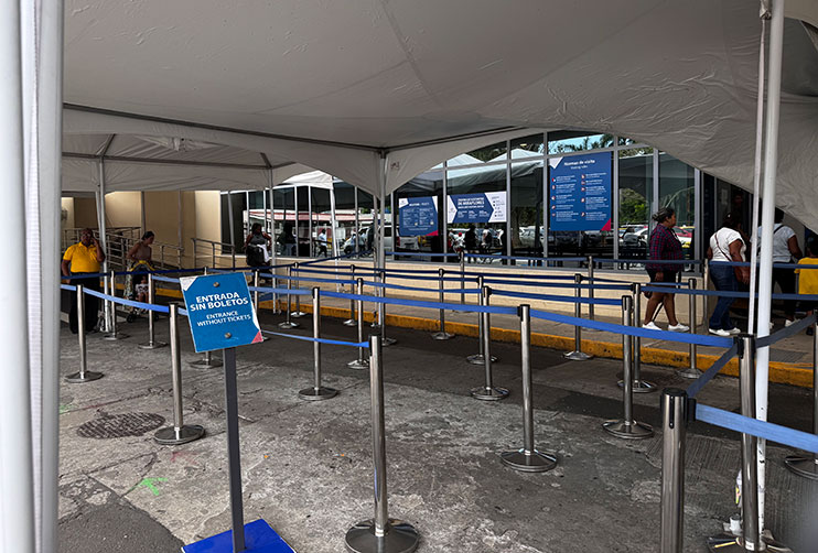 Entrada a las esclusas de Miraflores 