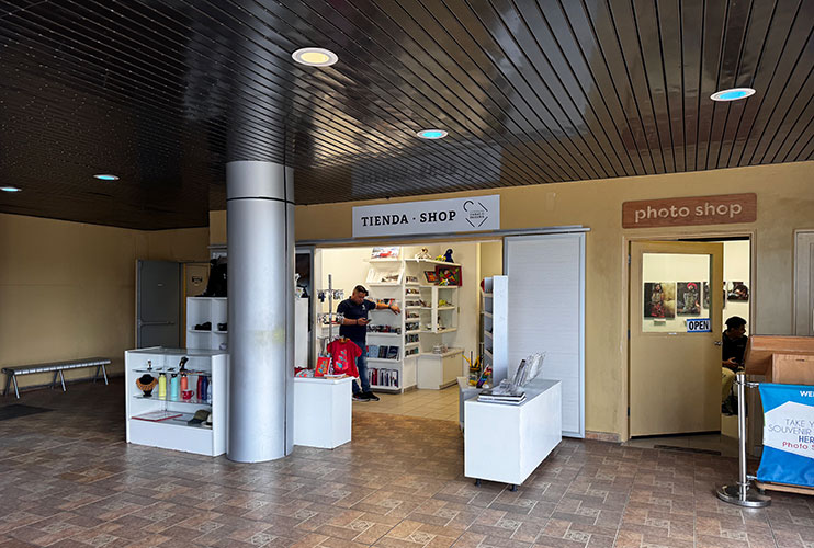 Tienda en el canal de Panamá