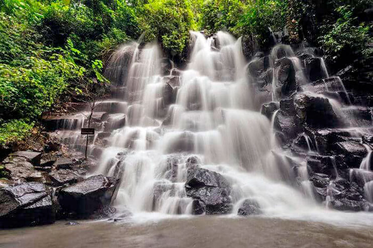 Qué ver cerca de Ubud: Kanto Lampo Waterfalls