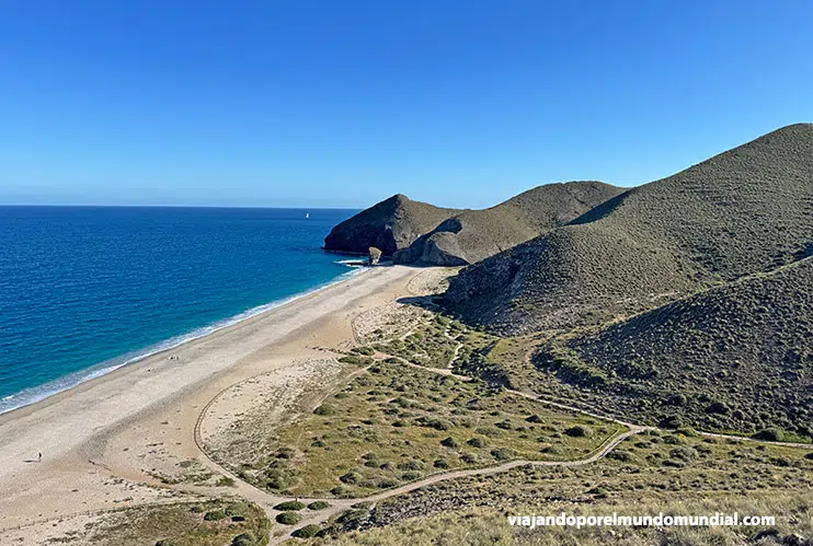 Qué ver en Cabo de Gata: playa de los muertos