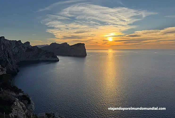 Atardecer en en faro de Formentor