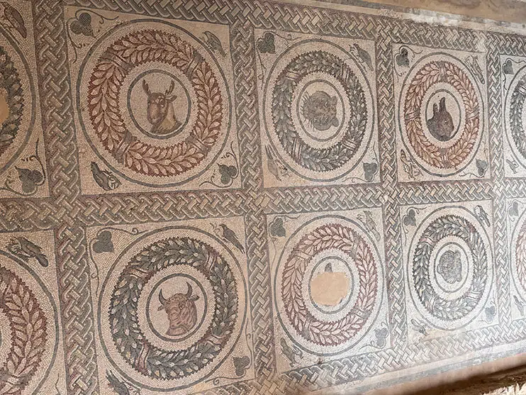 Mosaicos en villa romana del Casale