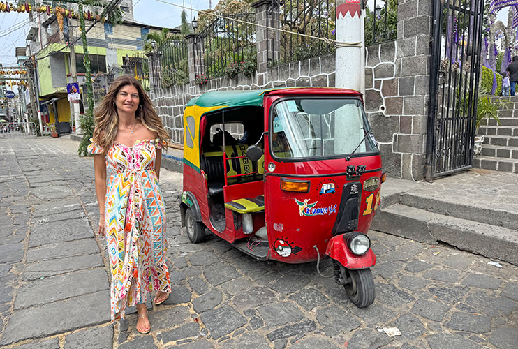 Tuk tuk en el lago Atitlán