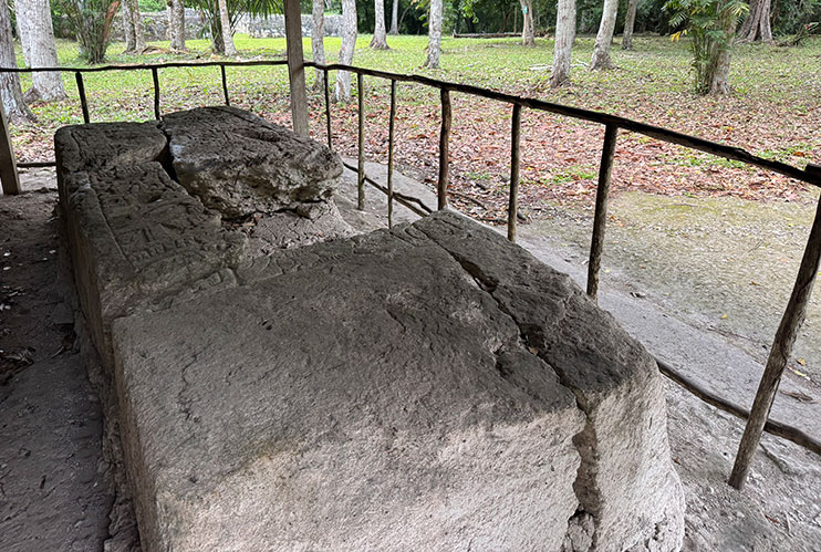 Ruinas mayas de Yaxhá en Guatemala