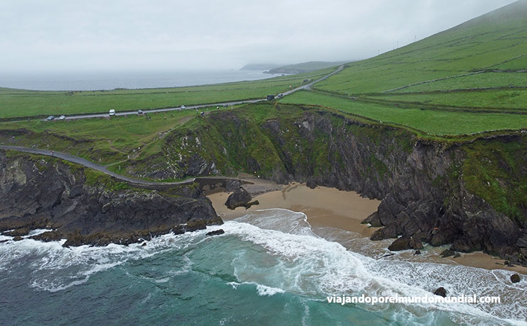 Coumeenoole beach