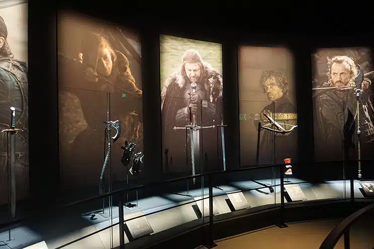 Estudios de Juego de Tronos en Belfast: salón de los rostros: salón de las armas