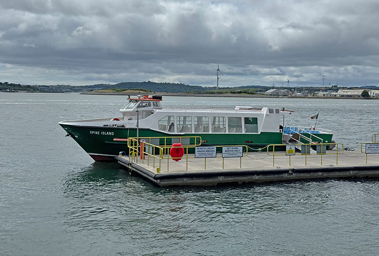 Tours a Spike island