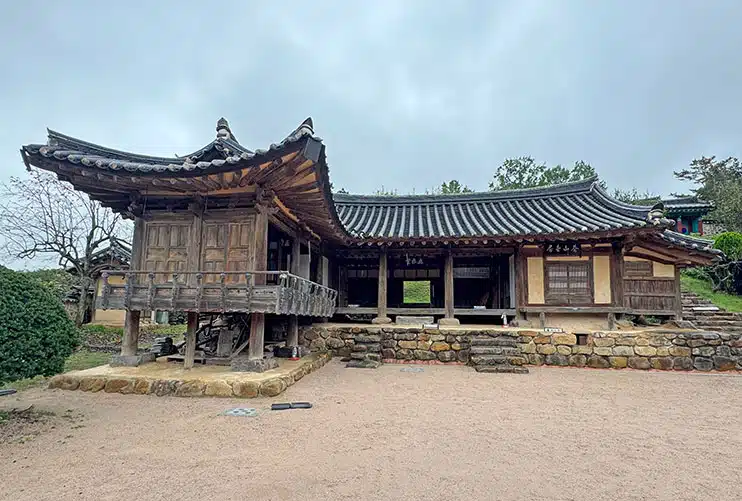 Mucheomdang House