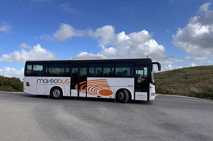 Bus en el templo de Segesta