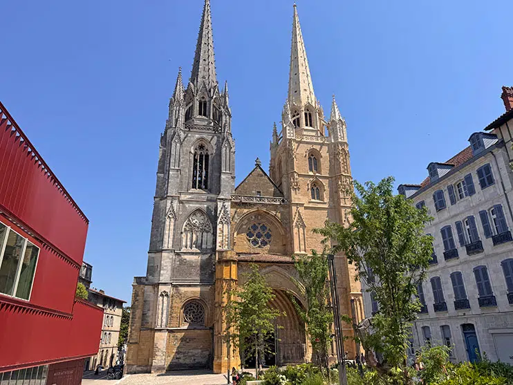 Bayona