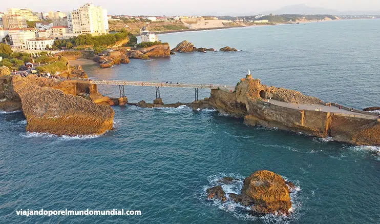 Rocher de la Vierge: Biarritz