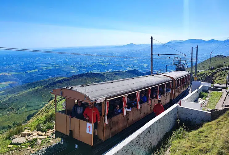Tren de Larrun